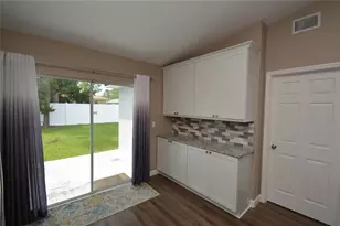 8 Pine Hill Ln, Palm Coast, FL 32164 - Photo 9