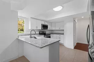 8 Oakmont Ct, Palm Coast, FL 32137 - Photo 11