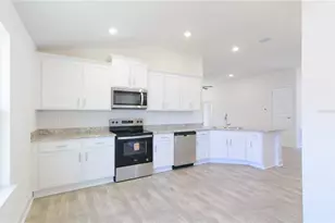 33 Farnell Ln, Palm Coast, FL 32137 - Photo 11