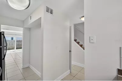 437 N Oleander Avenue #1, Daytona Beach, FL 32118 - Photo 9