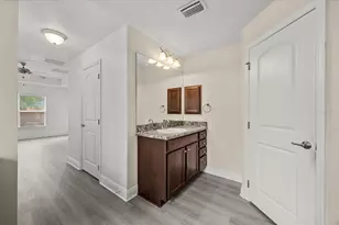 201 NE Greenbrier Ave, Port Saint Lucie, FL 34983 - Photo 15