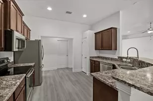 201 NE Greenbrier Ave, Port Saint Lucie, FL 34983 - Photo 9