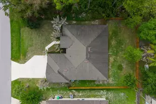 201 NE Greenbrier Ave, Port Saint Lucie, FL 34983 - Photo 35