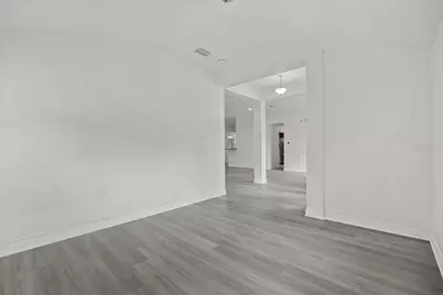 201 NE Greenbrier Avenue, Port Saint Lucie, FL 34983 - Photo 5