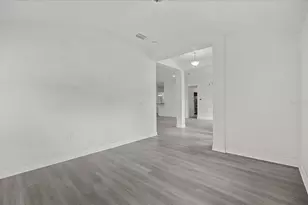 201 NE Greenbrier Ave, Port Saint Lucie, FL 34983 - Photo 5