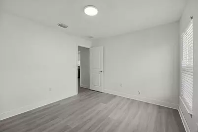 201 NE Greenbrier Avenue, Port Saint Lucie, FL 34983 - Photo 19