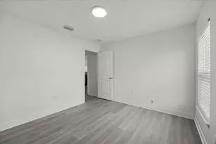 201 NE Greenbrier Ave, Port Saint Lucie, FL 34983 - Photo 19