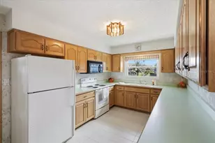 23 Christopher Ct, Palm Coast, FL 32137 - Photo 5