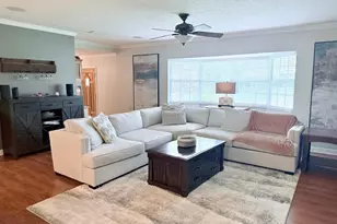 1310 Brandonwood Dr, Brandon, FL 33510 - Photo 3