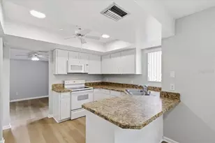 27 Oxford Ln, Palm Coast, FL 32137 - Photo 7