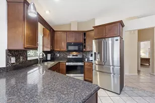 17 Putter Dr, Palm Coast, FL 32164 - Photo 7