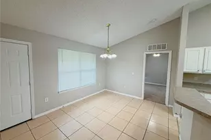 7 Poinsettia Ln, Palm Coast, FL 32164 - Photo 5