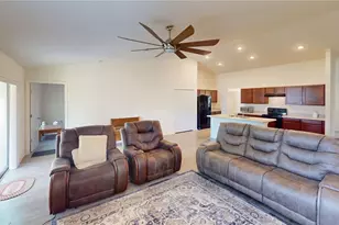 27 Lewisdale Ln, Palm Coast, FL 32137 - Photo 9