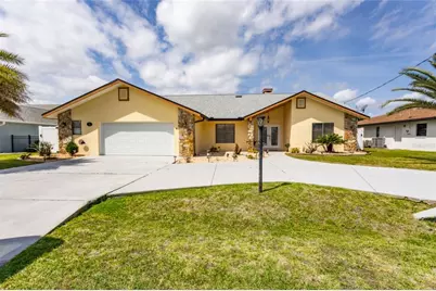 18 Classic Court S, Palm Coast, FL 32137 - Photo 1