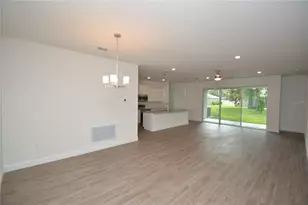 102 Brittany Ln, Palm Coast, FL 32137 - Photo 5