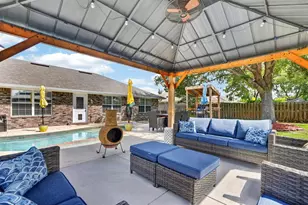 27 Lyndenhurst Ln, Palm Coast, FL 32137 - Photo 3