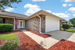 27 Lyndenhurst Ln, Palm Coast, FL 32137 - Photo 5