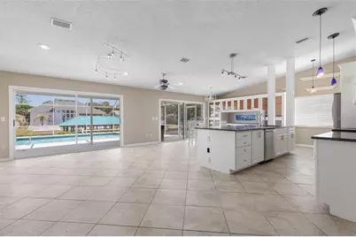 21 Crescent Court S, Palm Coast, FL 32137 - Photo 9