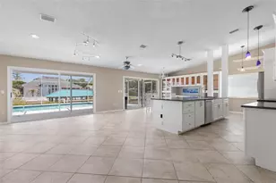 21 Crescent Ct S, Palm Coast, FL 32137 - Photo 9