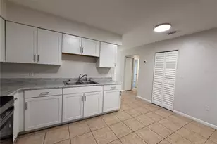 6104 SW 12 Pl, Gainesville, FL 32607 - Photo 5