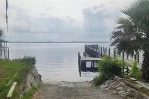 102 Eberhard Ave, Palatka, FL 32177 - Photo 3