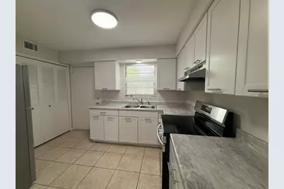 6030 SW 12th Place #2, Gainesville, FL 32607 - Photo 3