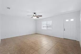 1313 Queen Palm Dr, Edgewater, FL 32132 - Photo 7