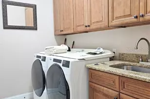 1507 Carillon Park Dr, Oviedo, FL 32765 - Photo 11
