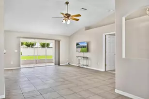 19 Wood Fair Ln, Palm Coast, FL 32164 - Photo 11