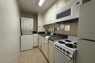 2490 SW 14th Dr, Gainesville, FL 32608 - Photo 5