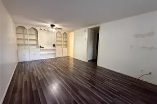 2490 SW 14th Dr, Gainesville, FL 32608 - Photo 3