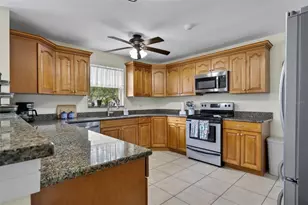 8622 St Patrick Ln, Jacksonville, FL 32216 - Photo 3