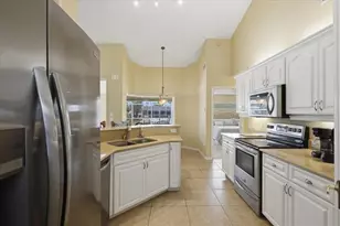 36 Cloverdale Ct N, Palm Coast, FL 32137 - Photo 7