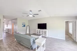 207 Winged Foot Ln, Daytona Beach, FL 32124 - Photo 9