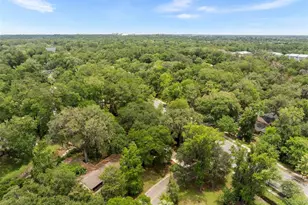805 NW 39th Dr, Gainesville, FL 32605 - Photo 33