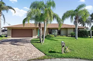 10 Crow Ct, Palm Coast, FL 32137 - Photo 1
