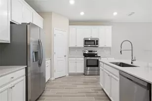 1680 Pottsburg Point Dr, Jacksonville, FL 32207 - Photo 13