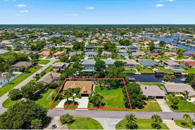 25 Cottonwood Court, Palm Coast, FL 32137 - Photo 1
