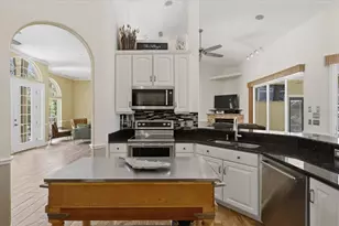 25 Cottonwood Ct, Palm Coast, FL 32137 - Photo 9