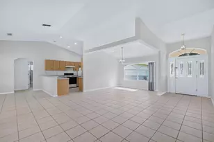 8 Pillory Ln, Palm Coast, FL 32164 - Photo 13
