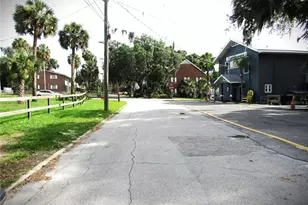 14 S Lake St, Crescent City, FL 32112 - Photo 3