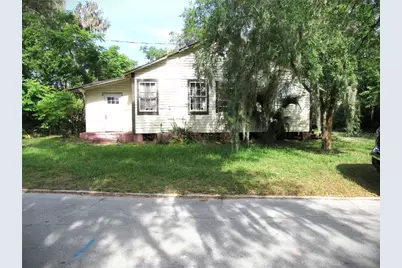 14 S Lake Street, Crescent City, FL 32112 - Photo 1