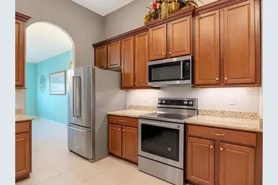 111 S Hummingbird Place, Palm Coast, FL 32164 - Photo 9