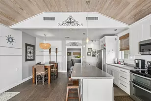 21 S Lake St, Crescent City, FL 32112 - Photo 11