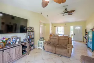 25 Ethan Allen Dr, Palm Coast, FL 32164 - Photo 7