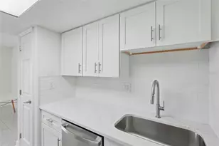 8921 Blind Pass Rd, Saint Pete Beach, FL 33706 - Photo 9