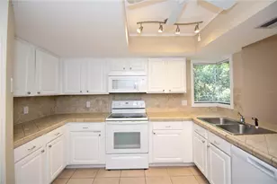 6 Broadmore Cir, Palm Coast, FL 32137 - Photo 9