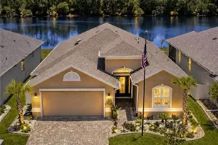 37 Lagoon Wy, Palm Coast, FL 32137 - Photo 1
