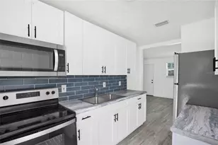 8017 Parental Circle Rd, Jacksonville, FL 32216 - Photo 9