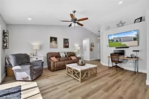 1 Round Tree Dr, Palm Coast, FL 32164 - Photo 3
